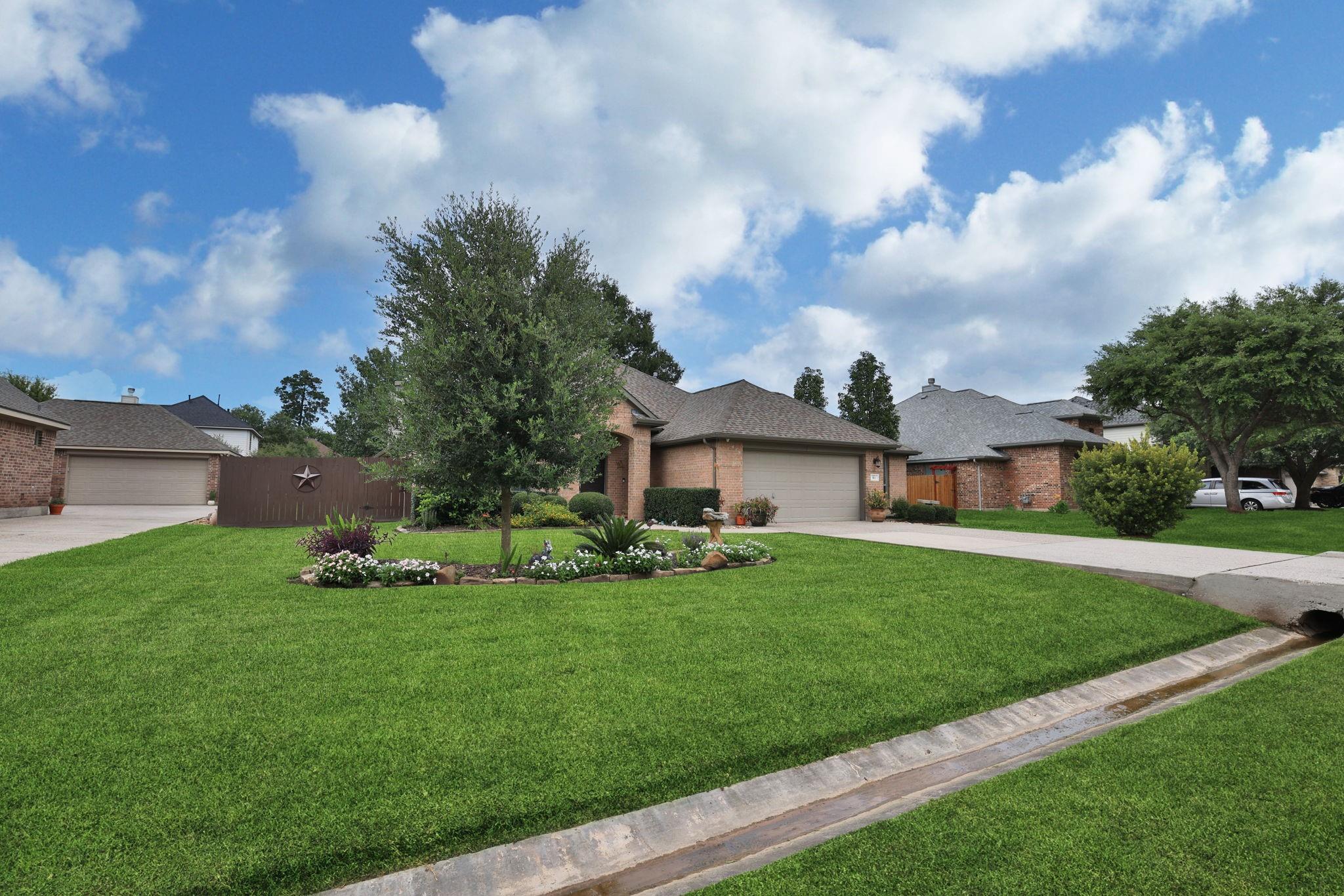 511 Oak Ridge Grove Circle