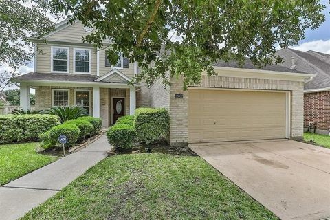 Photo of 13002 Misty Bay Ln Ln, Pearland, TX 77584 (MLS # 10364529)