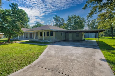 Photo of 6379 County Road 3, Sweeny, TX 77480 (MLS # 75994771)