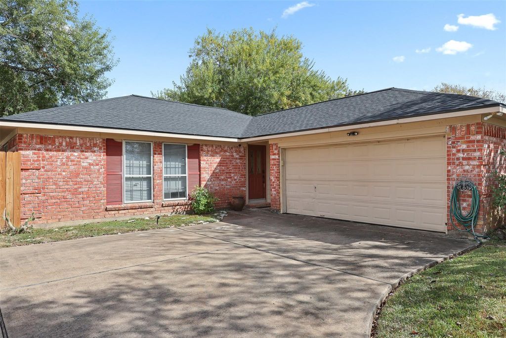 Photo of 300 Windward Drive, League City, TX 77573 (MLS # 44744132)