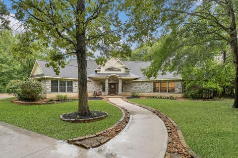 Photo of 11304 Monarchs Way, Montgomery, TX 77316 (MLS # 92167698)