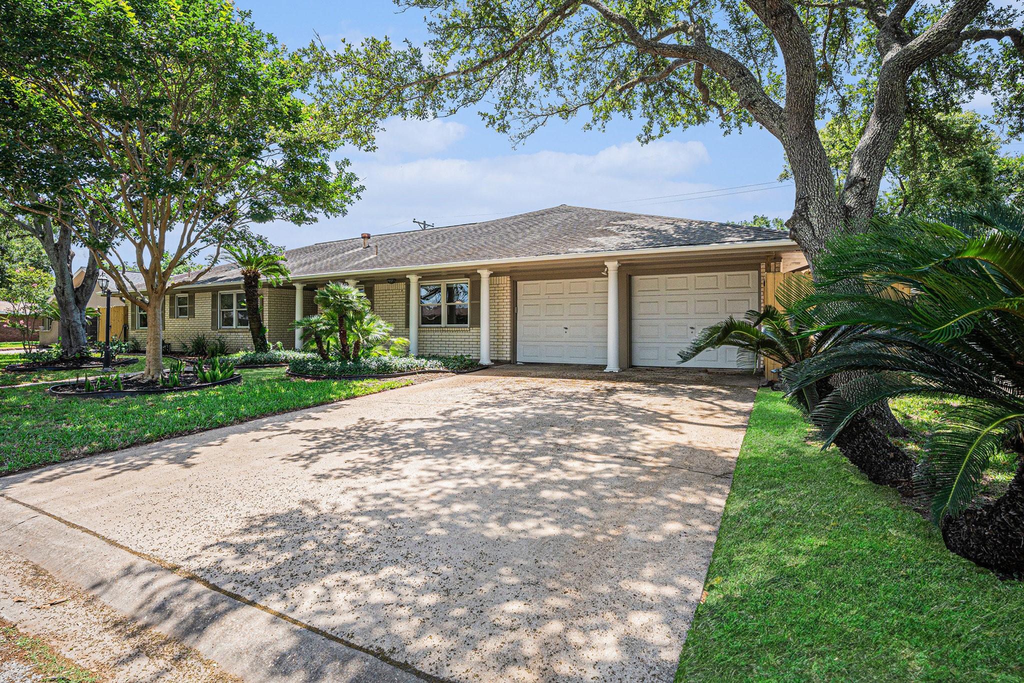 33 Maple Lane