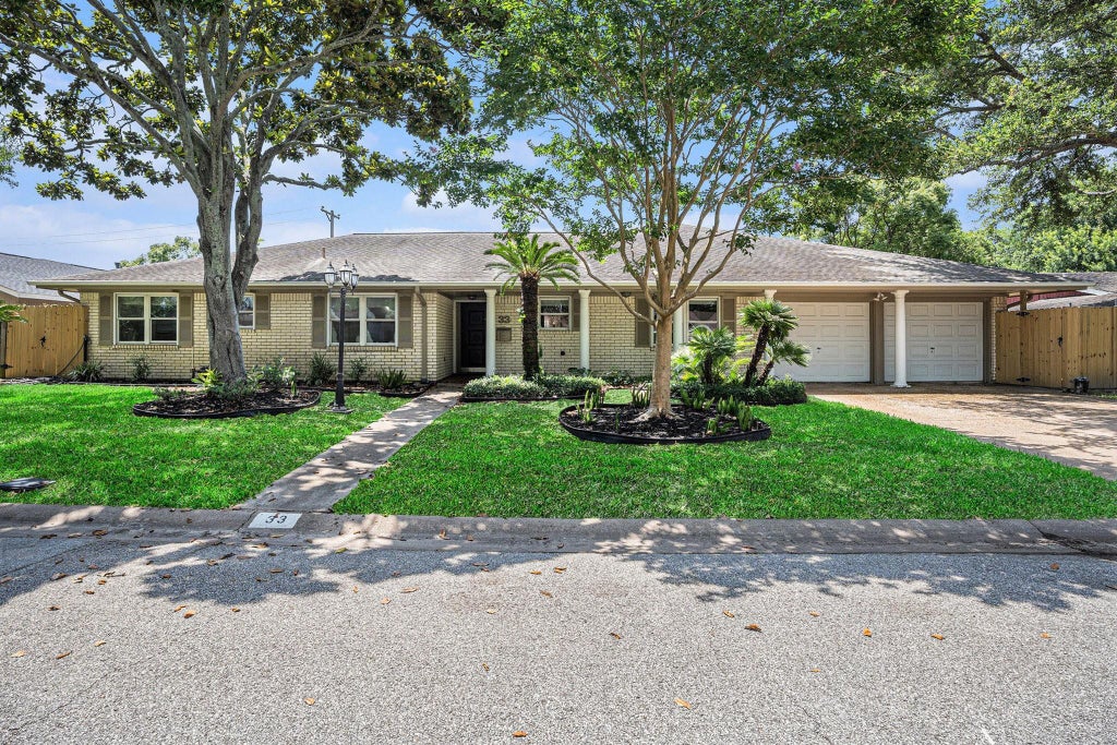 Photo of 33 Maple Lane, Galveston, TX 77551 (MLS # 2724967)