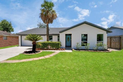 Photo of 11810 Sagedowne Lane, Houston, TX 77089 (MLS # 30652881)