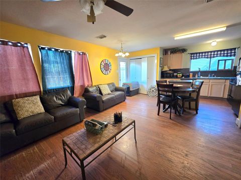 Tiny photo for 431 Laurel Timbers Drive, Houston, TX 77339 (MLS # 64998815)