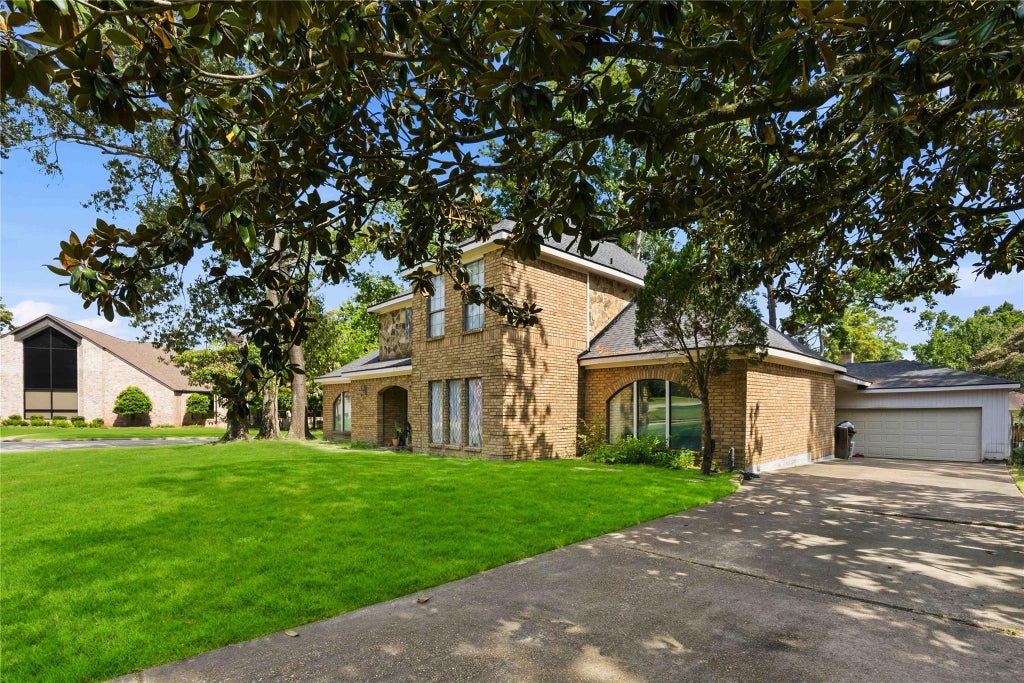 Photo of 5422 Windy Lake Drive, Houston, TX 77345 (MLS # 91973280)