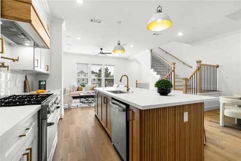 Tiny photo for 1614 Ojeman Road Rd #E, Houston, TX 77055 (MLS # 96723426)