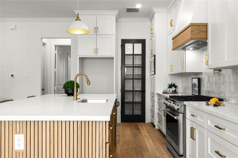 Tiny photo for 1614 Ojeman Road Rd #E, Houston, TX 77055 (MLS # 96723426)