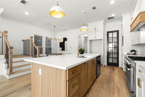 Tiny photo for 1614 Ojeman Road Rd #E, Houston, TX 77055 (MLS # 96723426)