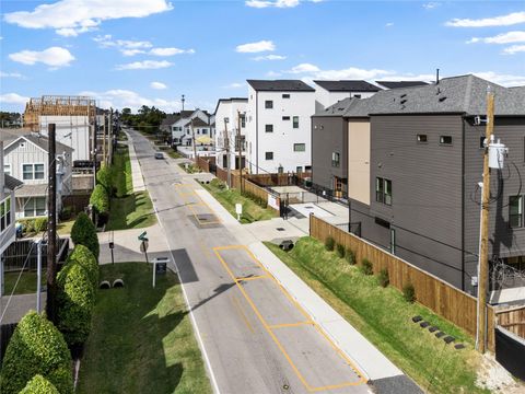 Tiny photo for 1614 Ojeman Road Rd #E, Houston, TX 77055 (MLS # 96723426)