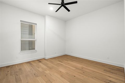 Tiny photo for 1614 Ojeman Road Rd #E, Houston, TX 77055 (MLS # 96723426)