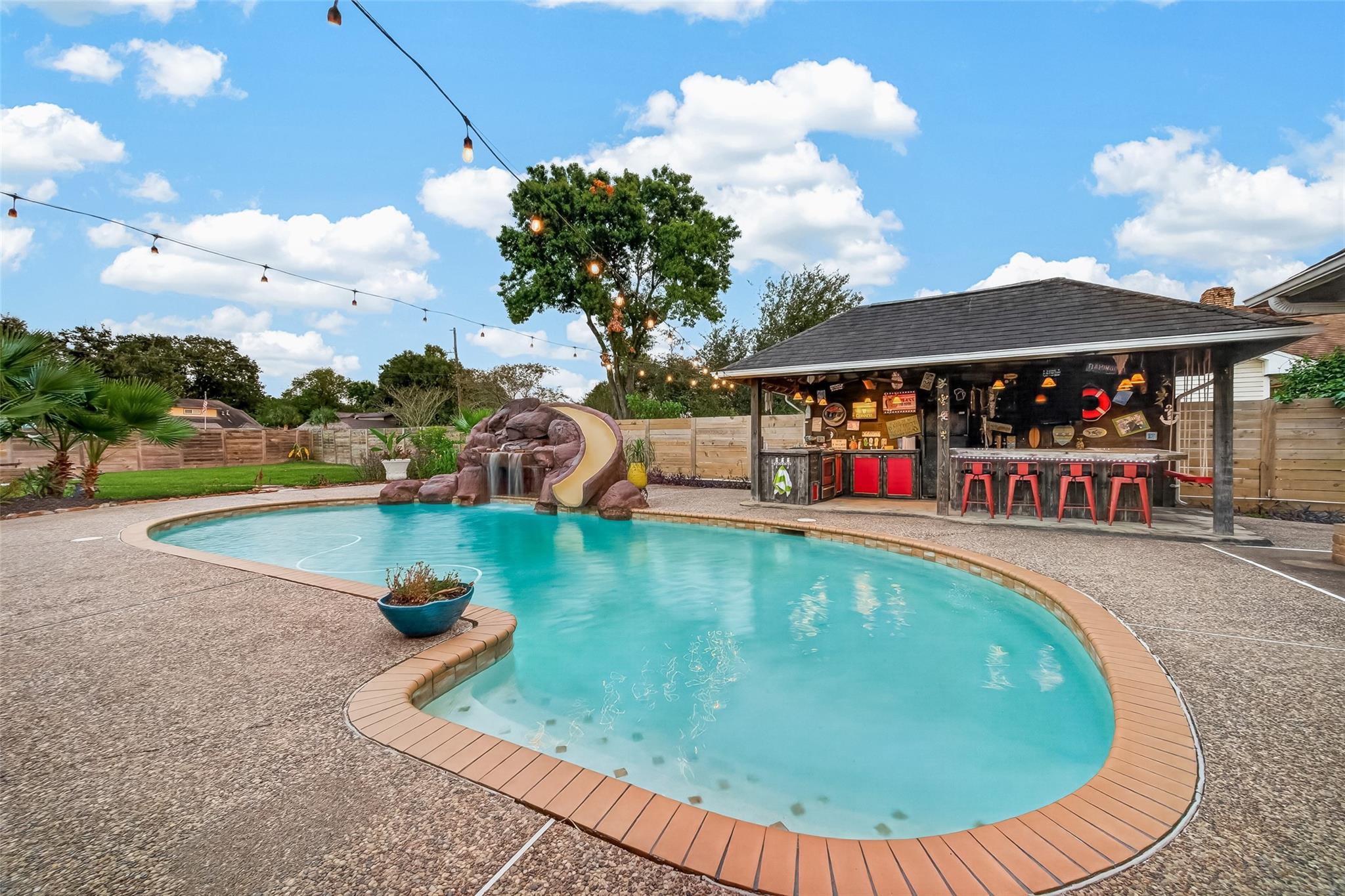 3005 Dow Circle