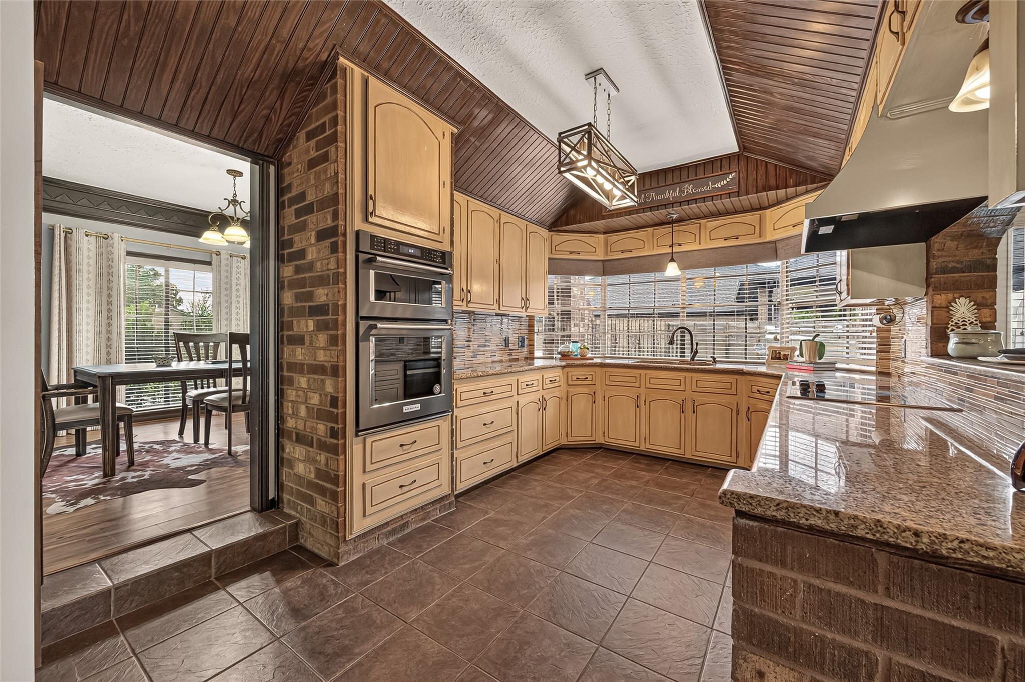 3005 Dow Circle