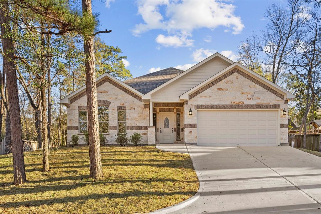 Photo of 512 Sandy Oaks Drive, Huntsville, TX 77340 (MLS # 92085652)