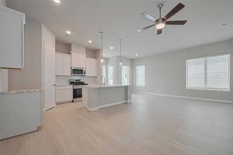 Photo of 8917 Grovner Place, Houston, TX 77055 (MLS # 13076355)
