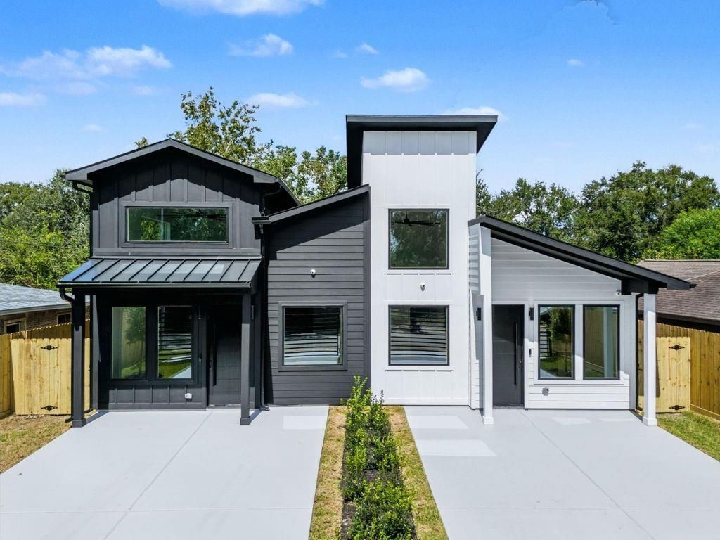 Photo of 5029 Van Fleet Street #B, Houston, TX 77033 (MLS # 86059139)