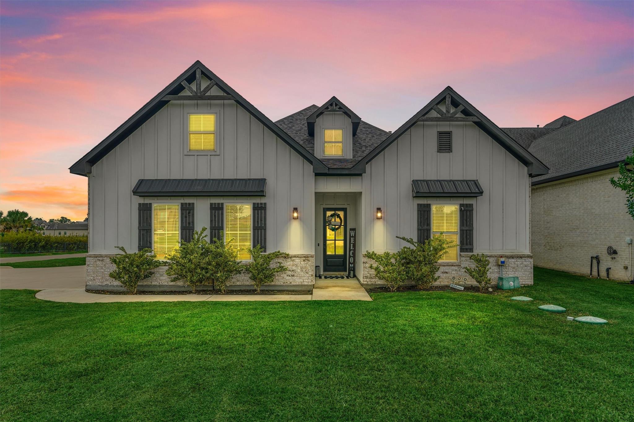 11609 Grand View Drive