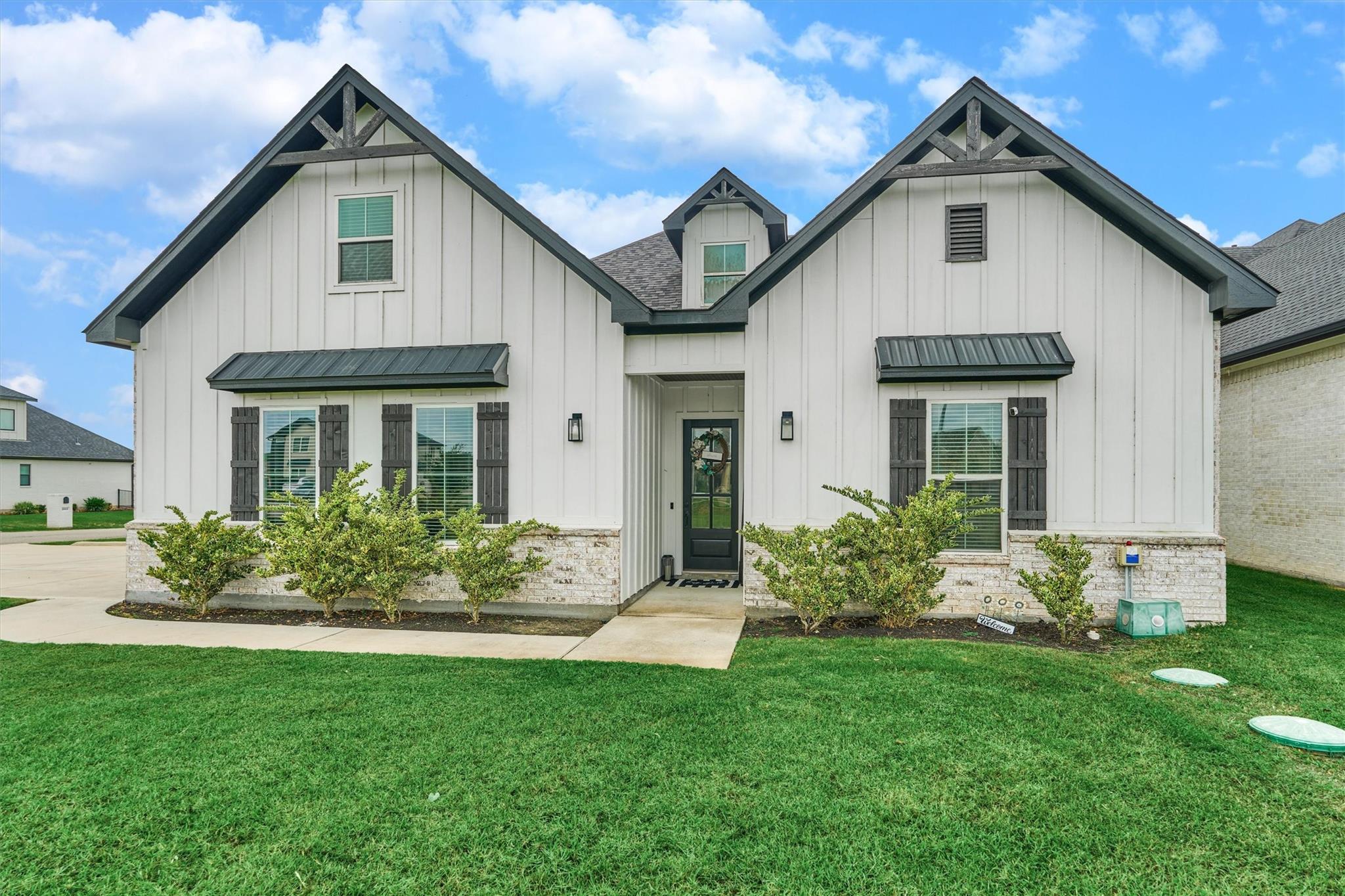11609 Grand View Drive