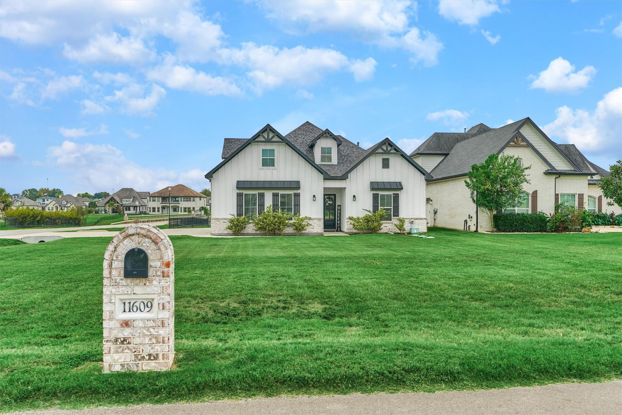 11609 Grand View Drive