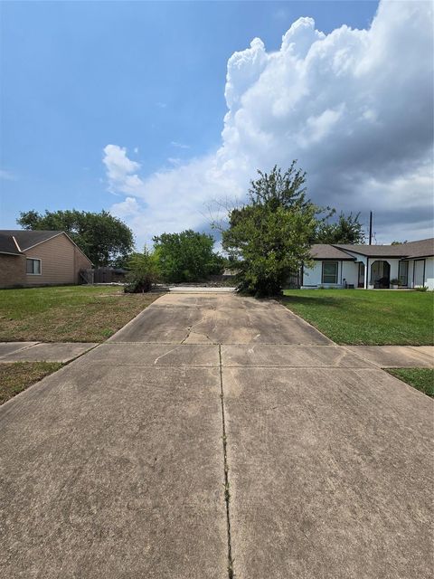 Photo of 6523 Vanlynn Lane, Houston, TX 77084 (MLS # 7534214)