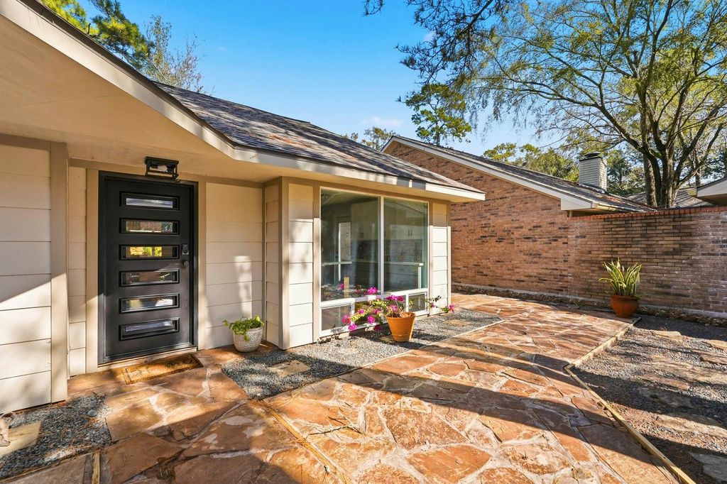 Photo of 3422 Beech Point Drive, Houston, TX 77345 (MLS # 28346066)