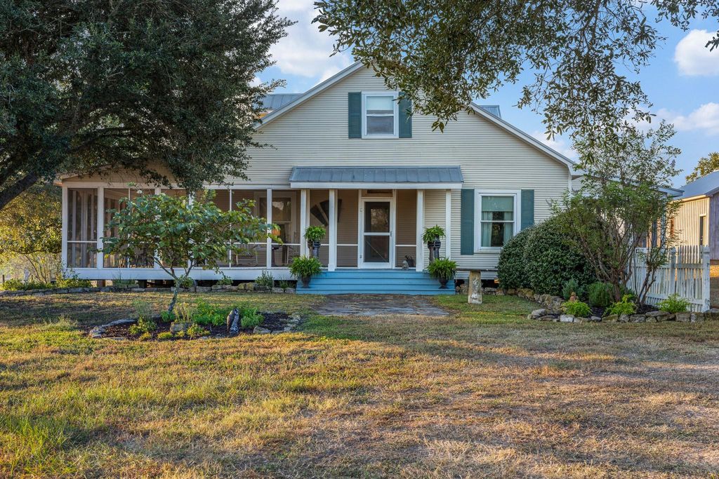 Photo of 6020 Valley View Lane, Brenham, TX 77833 (MLS # 4513993)