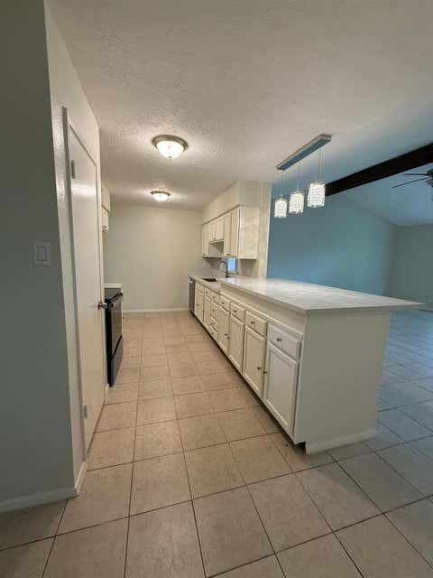 Homes For Rent - 10123 Kent Towne Lane<br/> Sugar Land, TX 77498