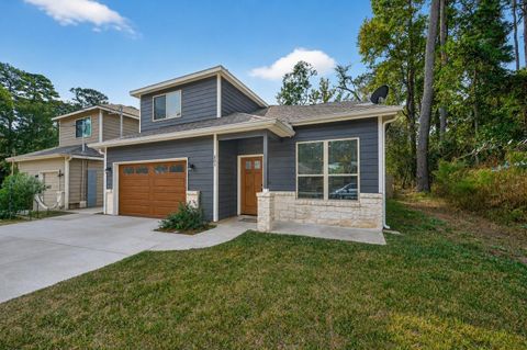 Photo of 804 Pearl River Drive, Conroe, TX 77316 (MLS # 95035447)