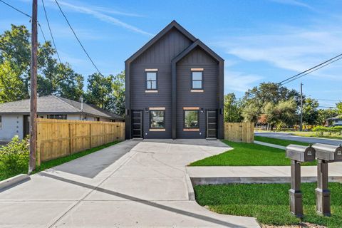 Photo of 7962 Ethel Unit A/B Street, Houston, TX 77028 (MLS # 56885451)