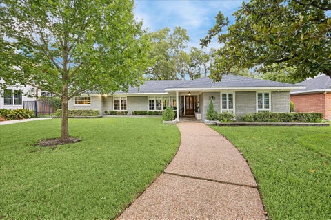 Photo of 3434 Broadmead Drive, Houston, TX 77025 (MLS # 32577741)