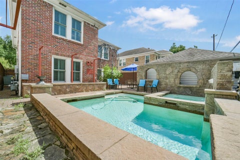 Photo of 1919 W Mckinney Street, Houston, TX 77019 (MLS # 35664993)