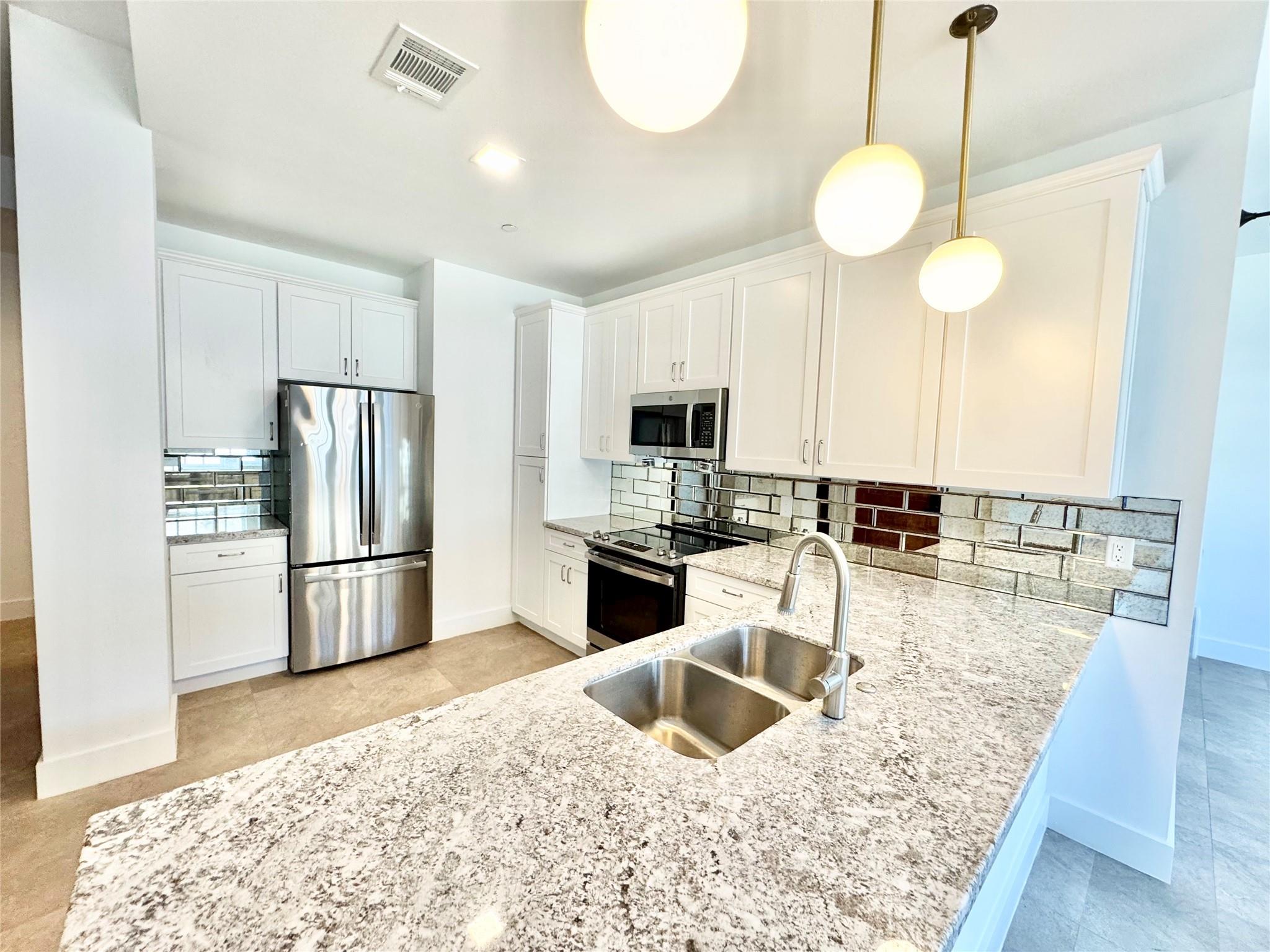 2102 Mechanic Street 206
