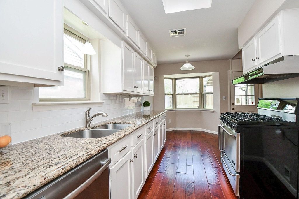 Photo of 2562 Kevin Lane, Houston, TX 77043 (MLS # 11467222)