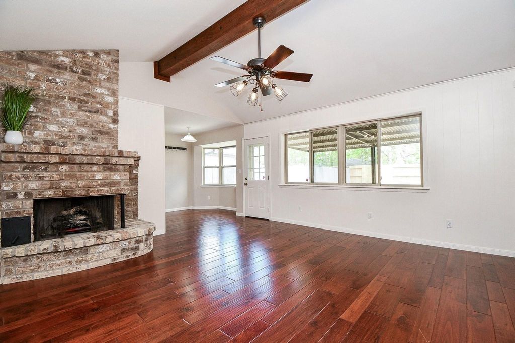 Photo of 2562 Kevin Lane, Houston, TX 77043 (MLS # 11467222)