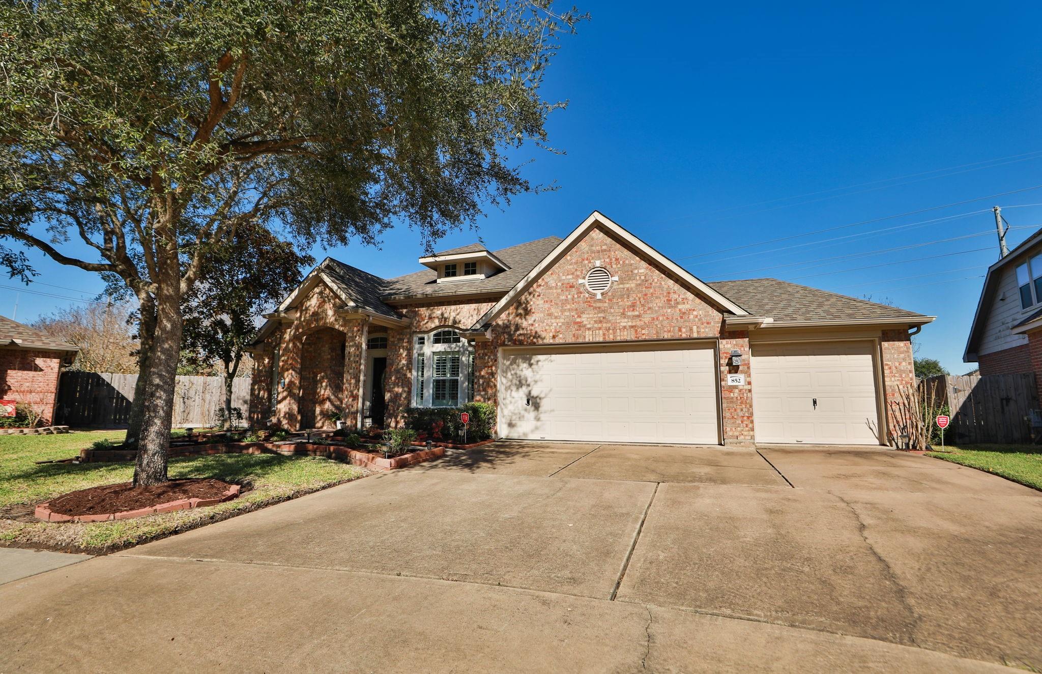 852 Shoal Pointe Lane