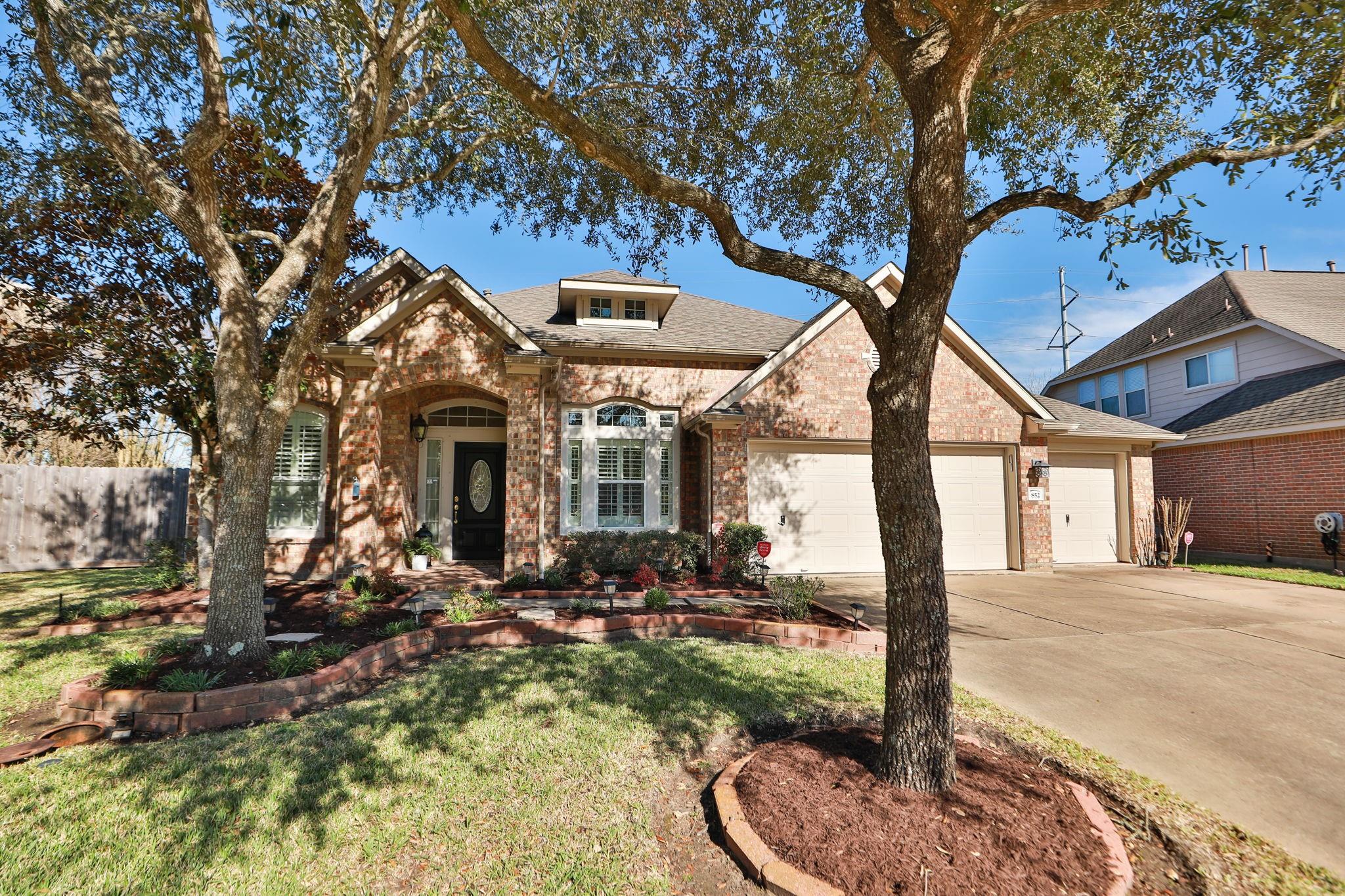 852 Shoal Pointe Lane