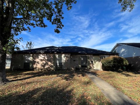 Photo of 9434 Tooley Drive, Houston, TX 77031 (MLS # 68316188)