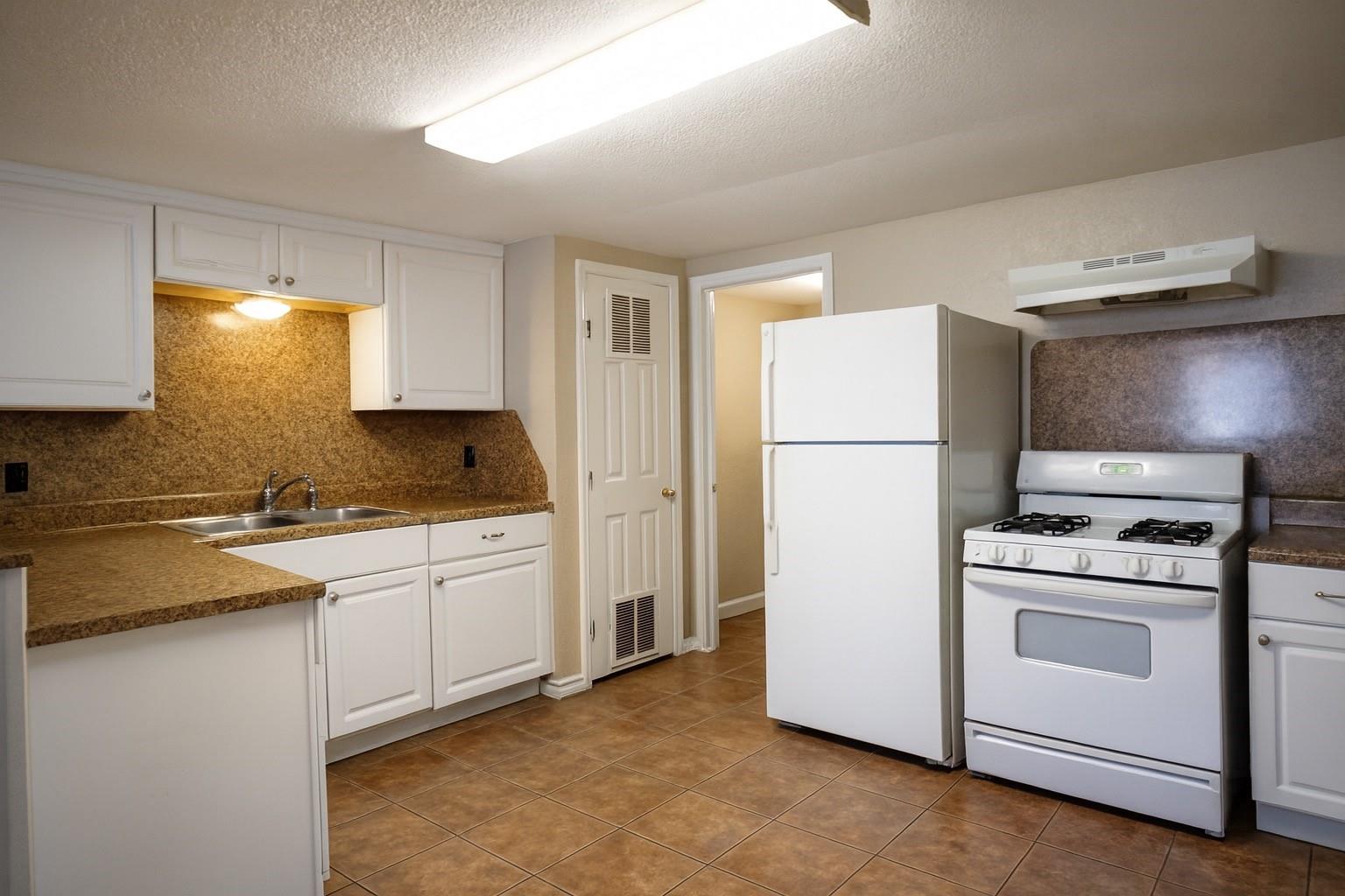 6113 Avenue Q 1/2
