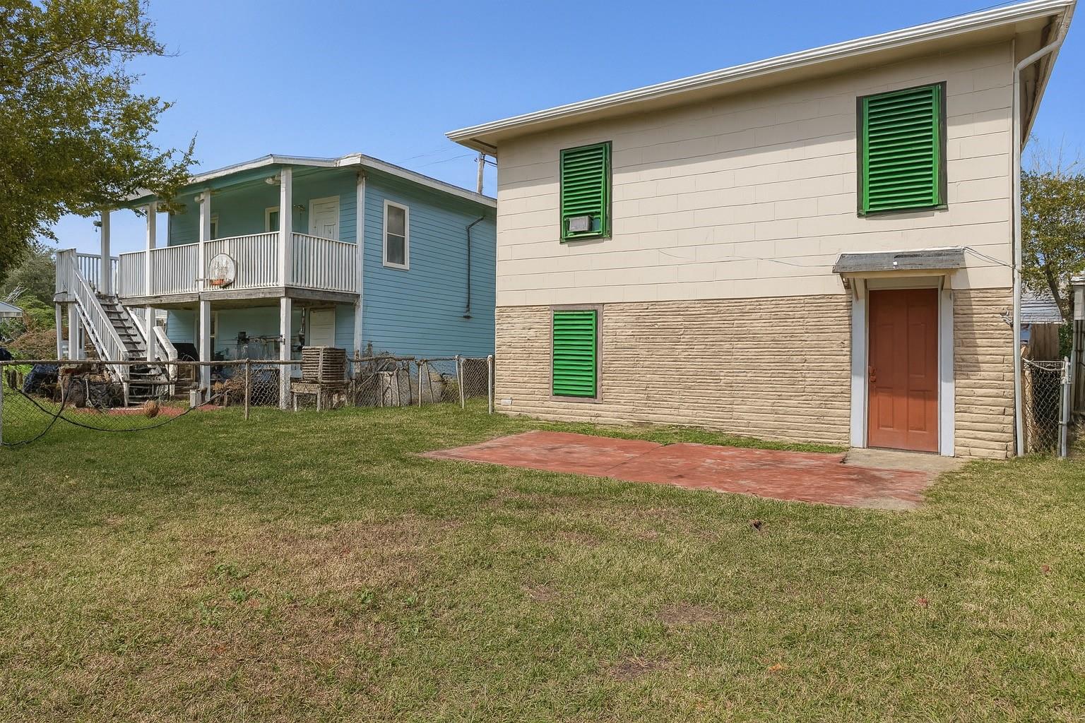6113 Avenue Q 1/2