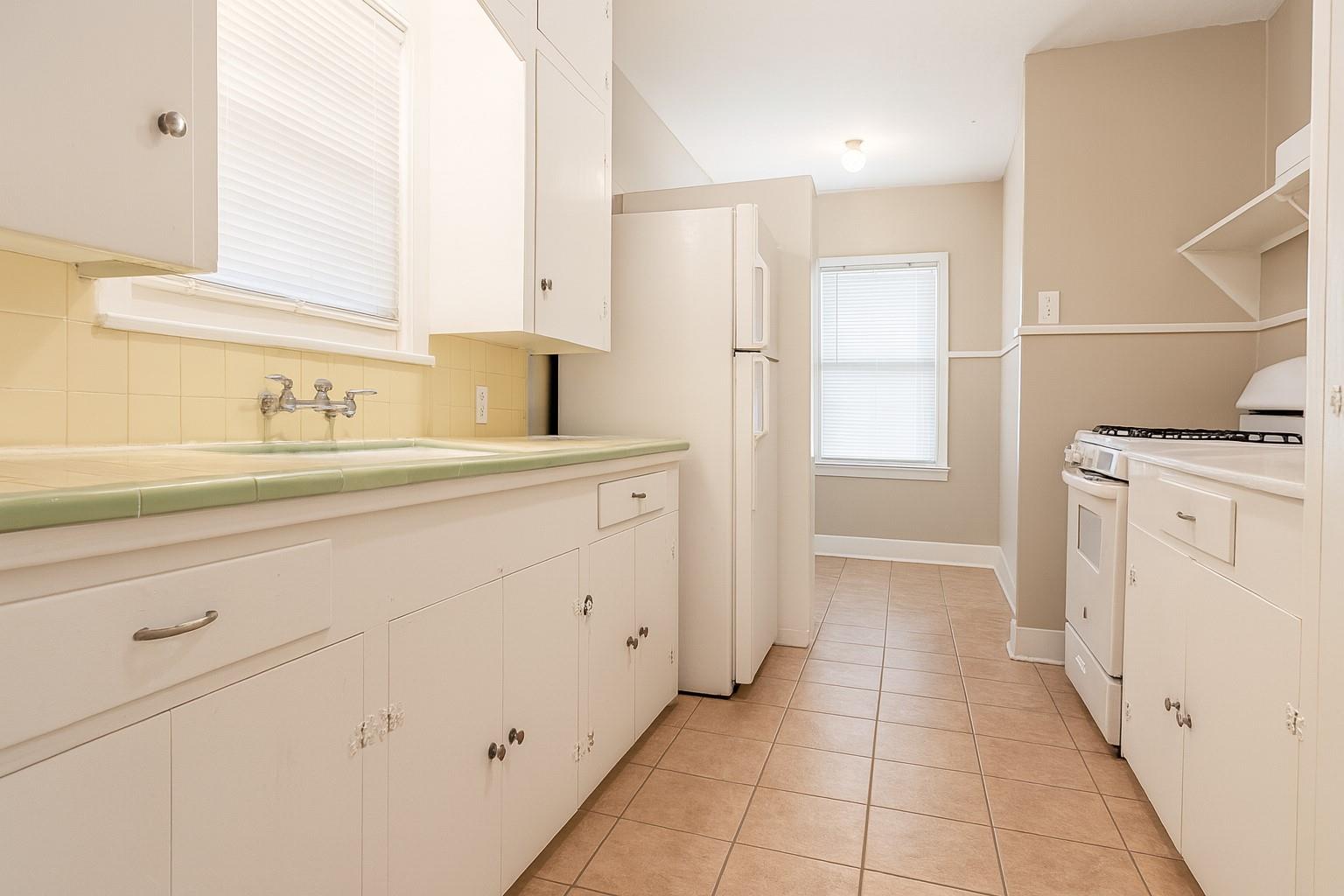 6113 Avenue Q 1/2