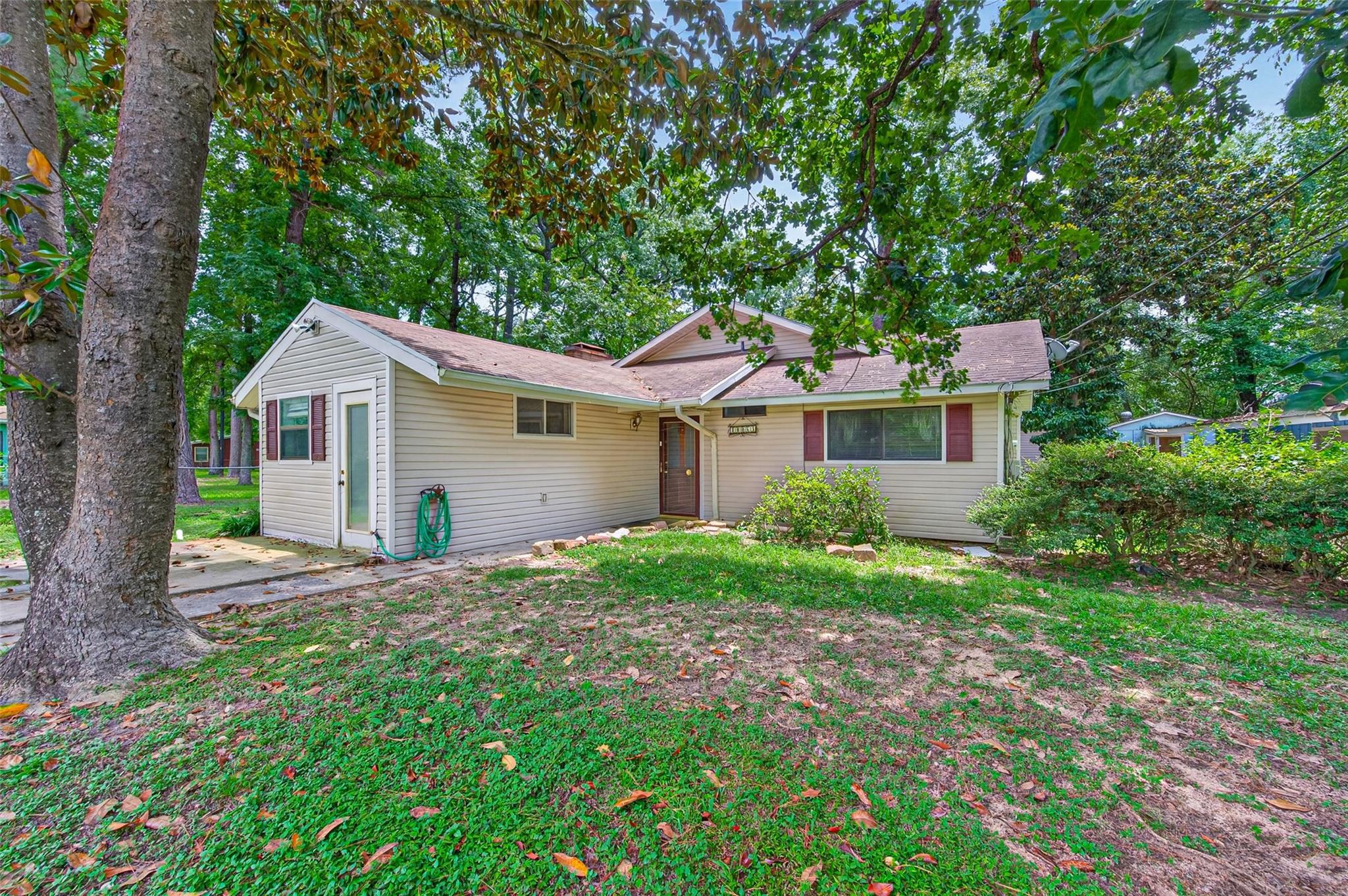 10063 Lake Shore Drive