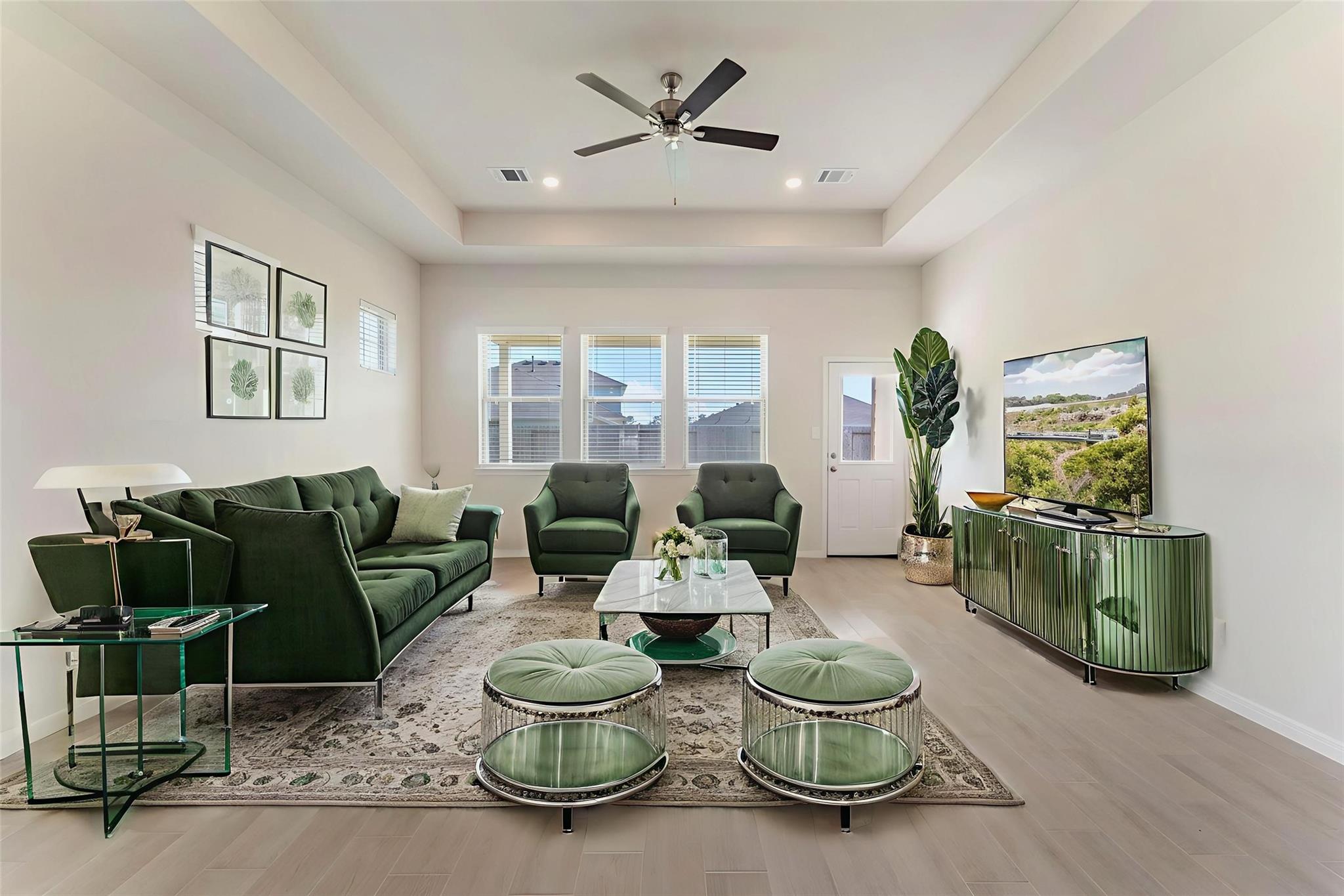 10107 Basil Beebalm Trl