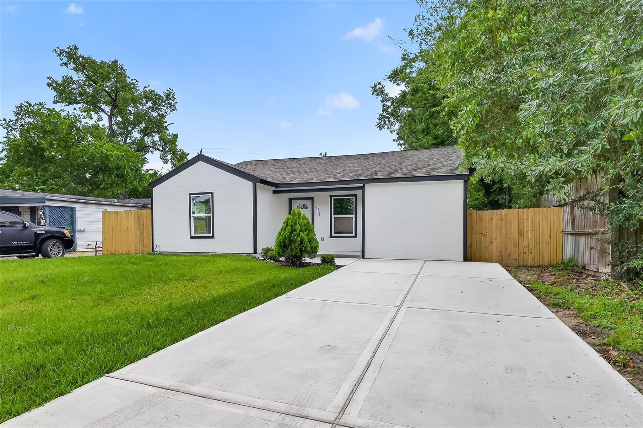 2504 Windsor Lane