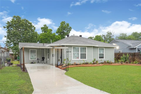 Photo of 5009 Bataan Road, Houston, TX 77033 (MLS # 72207835)