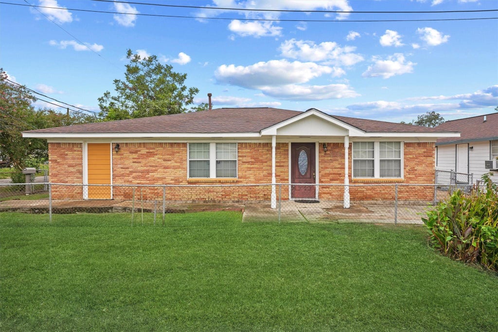 Photo of 4515 Salina Street, Houston, TX 77026 (MLS # 9506788)