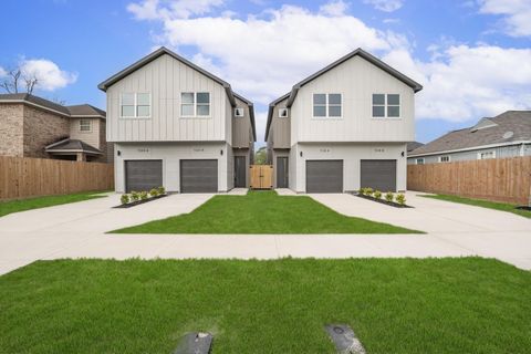 Photo of 7118 Eastwood Street, Houston, TX 77021 (MLS # 23469760)