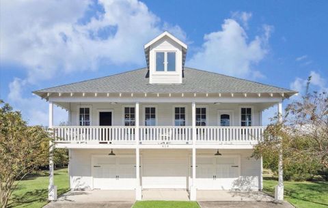 Photo of 618 Bayridge Road, La Porte, TX 77571 (MLS # 93361040)