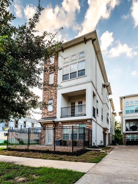 Photo of 3408 La Branch Street #D, Houston, TX 77004 (MLS # 80403461)