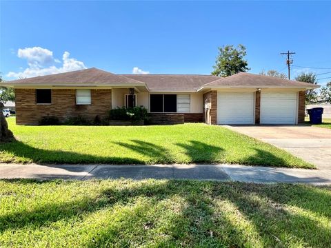 Photo of 2005 2nd Street N, Texas City, TX 77590 (MLS # 91441720)
