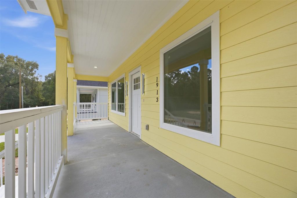 Photo of 1913 Ross Avenue, Cleveland, TX 77327 (MLS # 81545836)